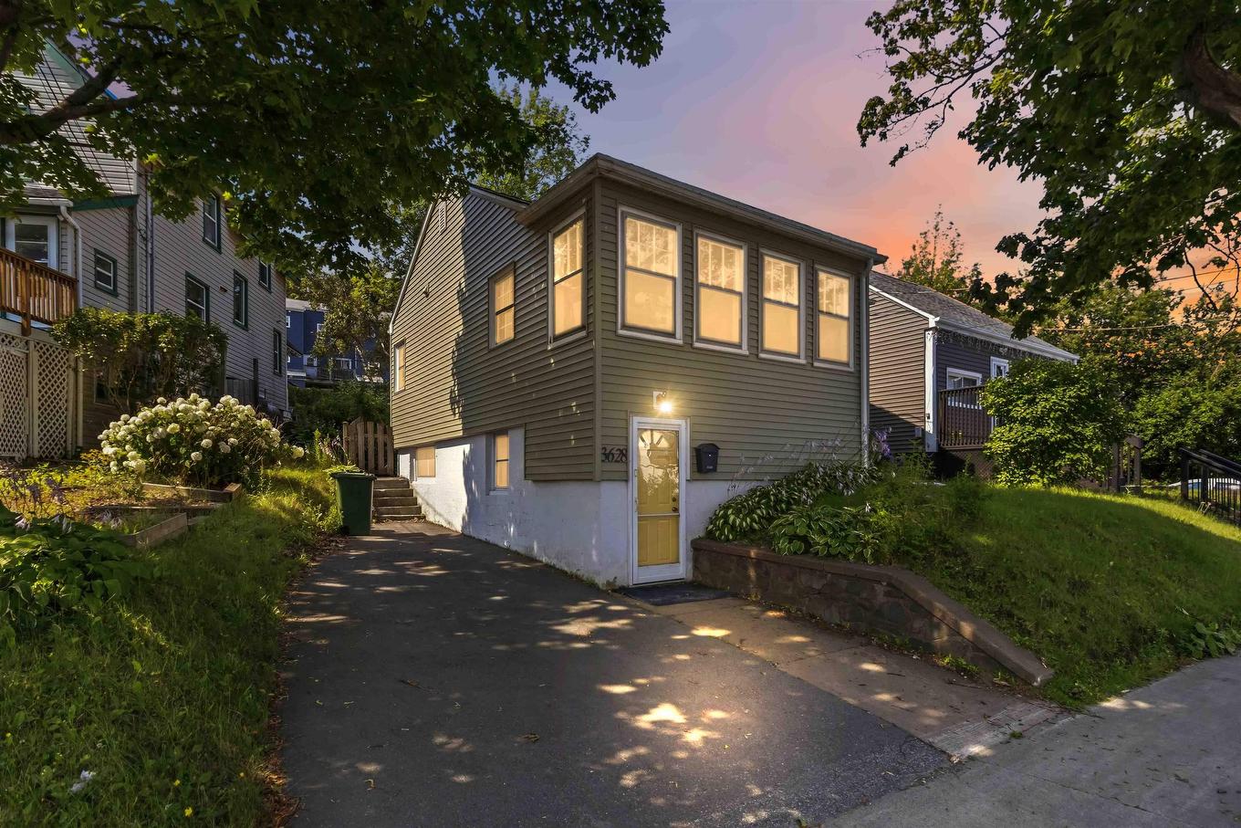 3628 Barrington Street, Halifax, NS - Outdoor