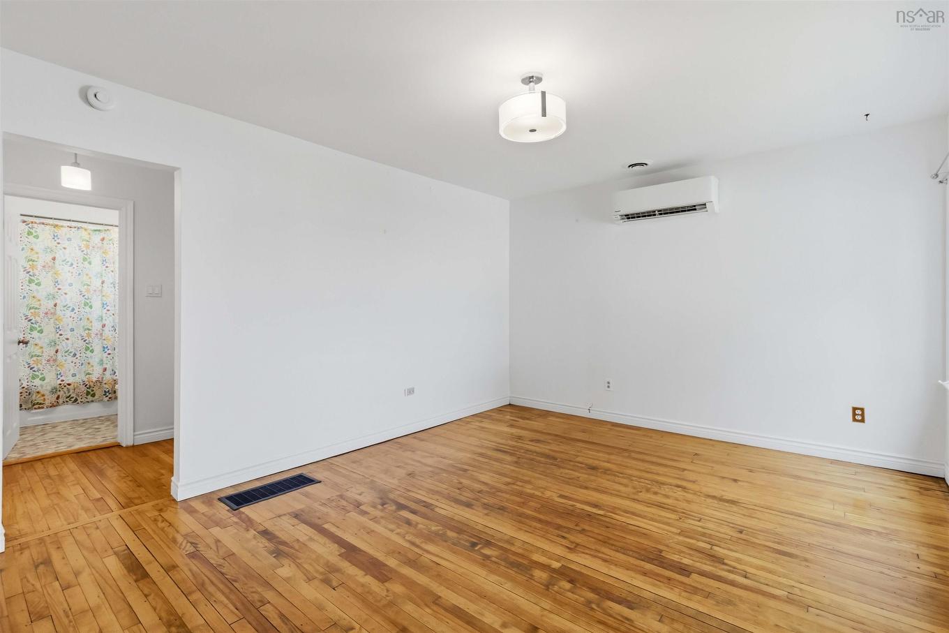 3628 Barrington Street, Halifax, NS - Indoor Photo Showing Other Room