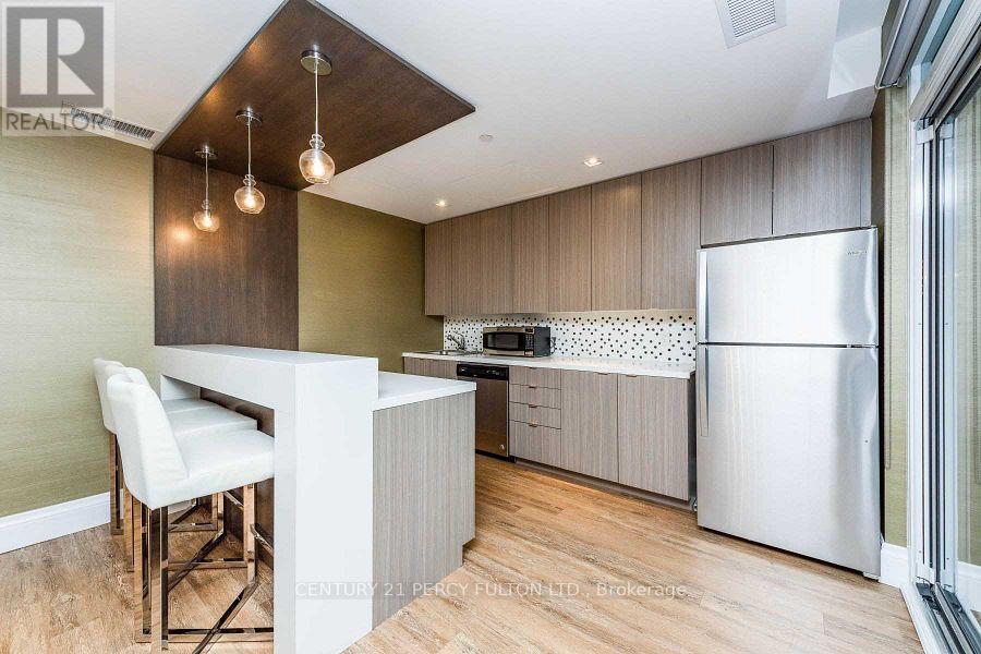 910 - 9560 Markham Road, Markham, ON - Indoor Photo Showing Kitchen