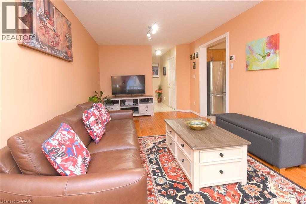 57 Townmansion Drive, Hamilton, ON - Indoor Photo Showing Living Room