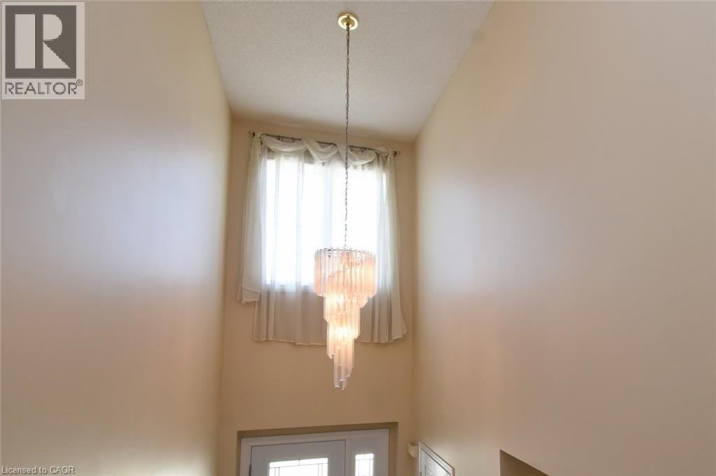 57 Townmansion Drive, Hamilton, ON - Indoor Photo Showing Other Room