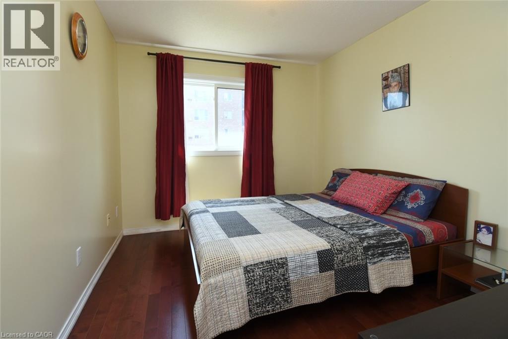 57 Townmansion Drive, Hamilton, ON - Indoor Photo Showing Bedroom