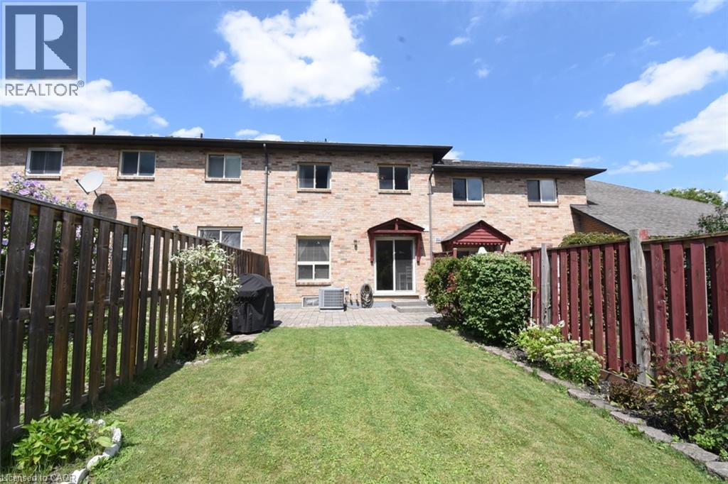 57 Townmansion Drive, Hamilton, ON - Outdoor