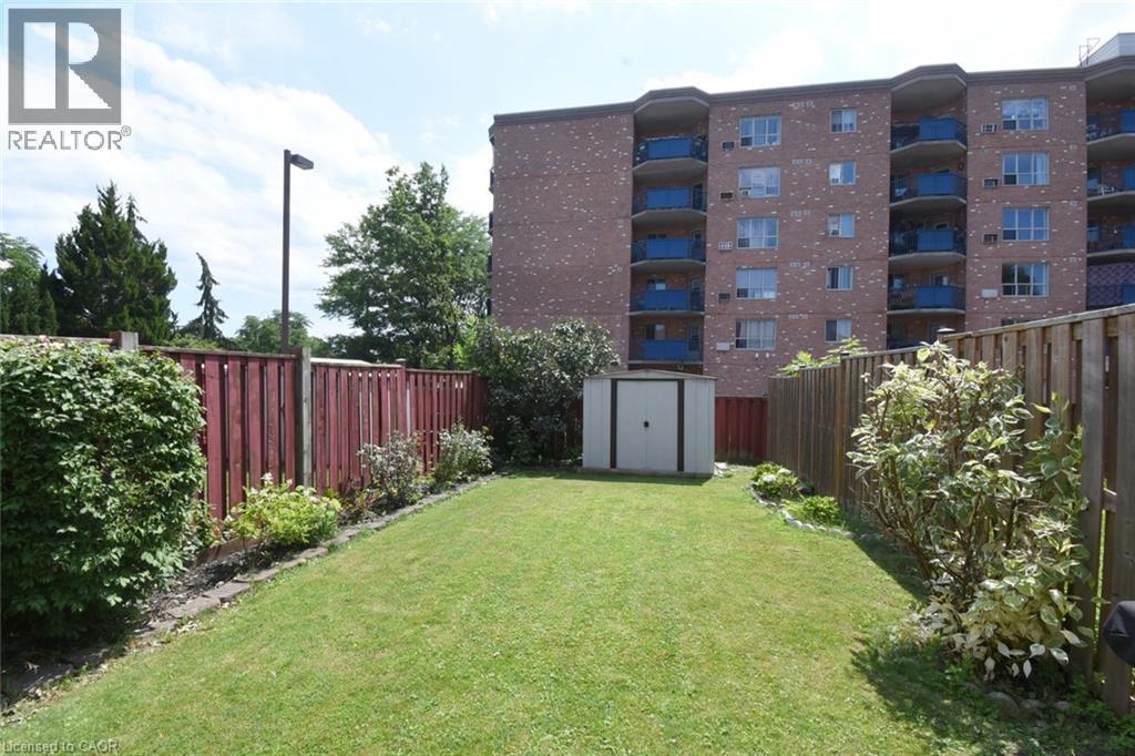 57 Townmansion Drive, Hamilton, ON - Outdoor
