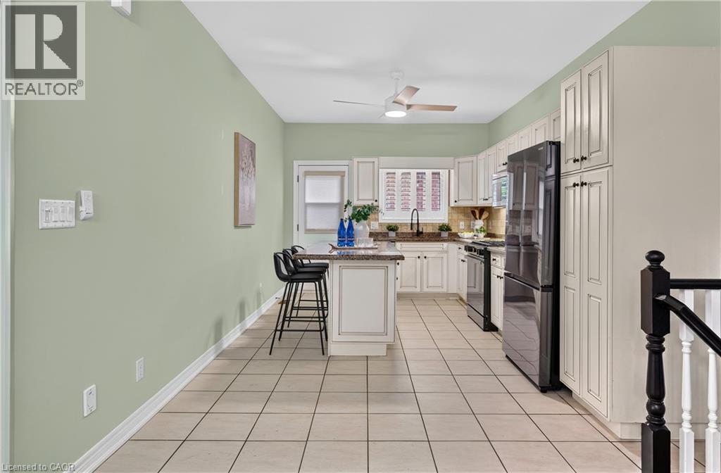 26 Welstead Drive, St. Catharines, ON - Indoor Photo Showing Kitchen