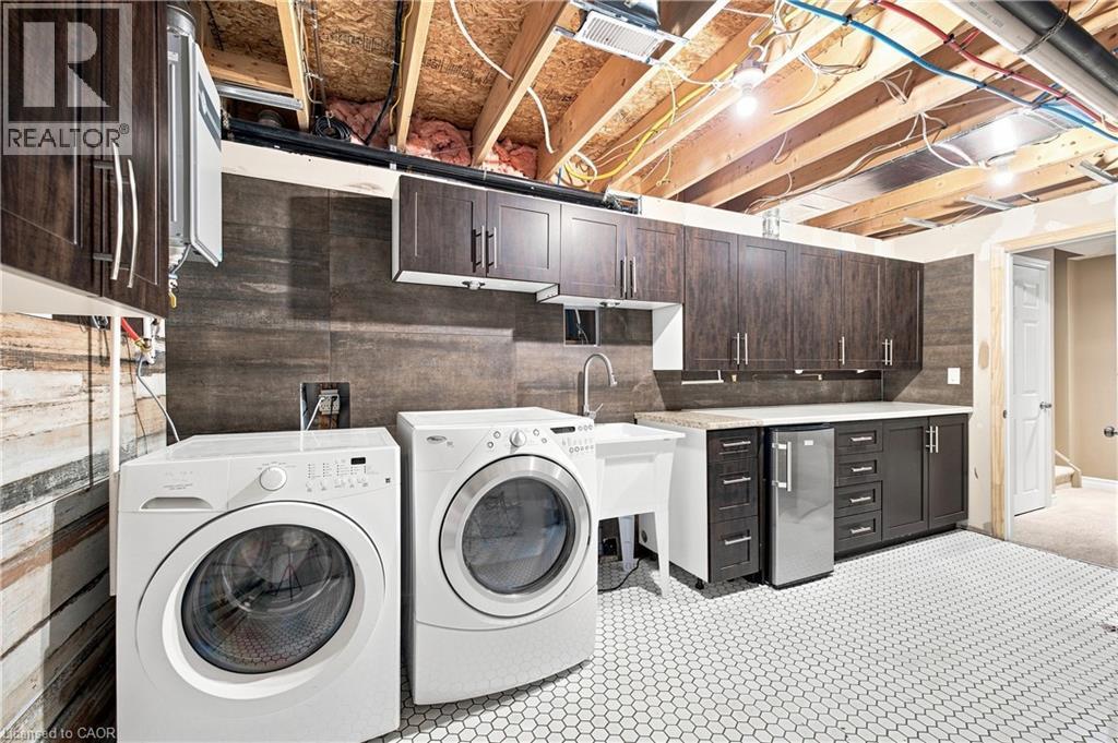 26 Welstead Drive, St. Catharines, ON - Indoor Photo Showing Laundry Room