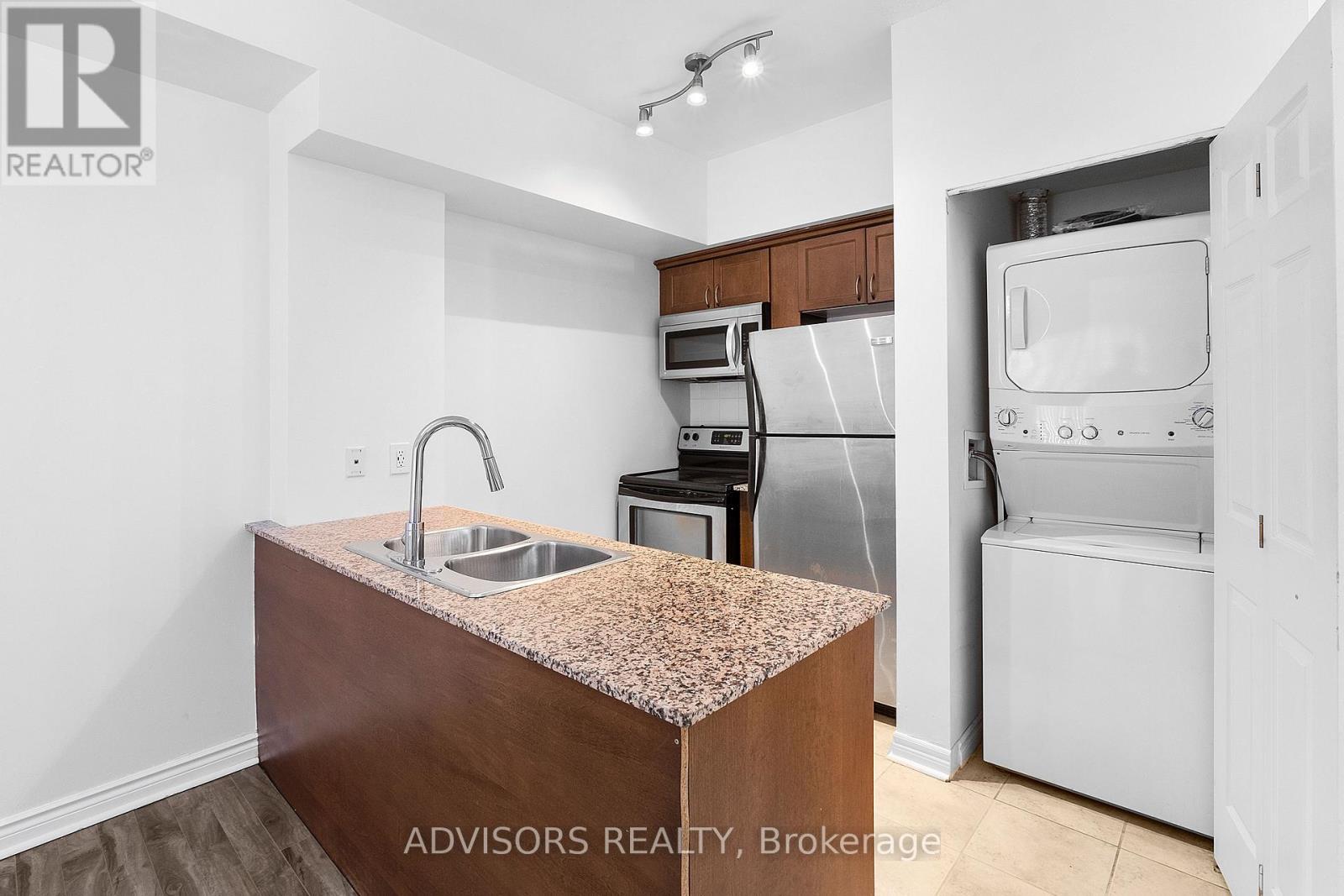 209 - 11 Christie Street, Toronto, ON - Indoor