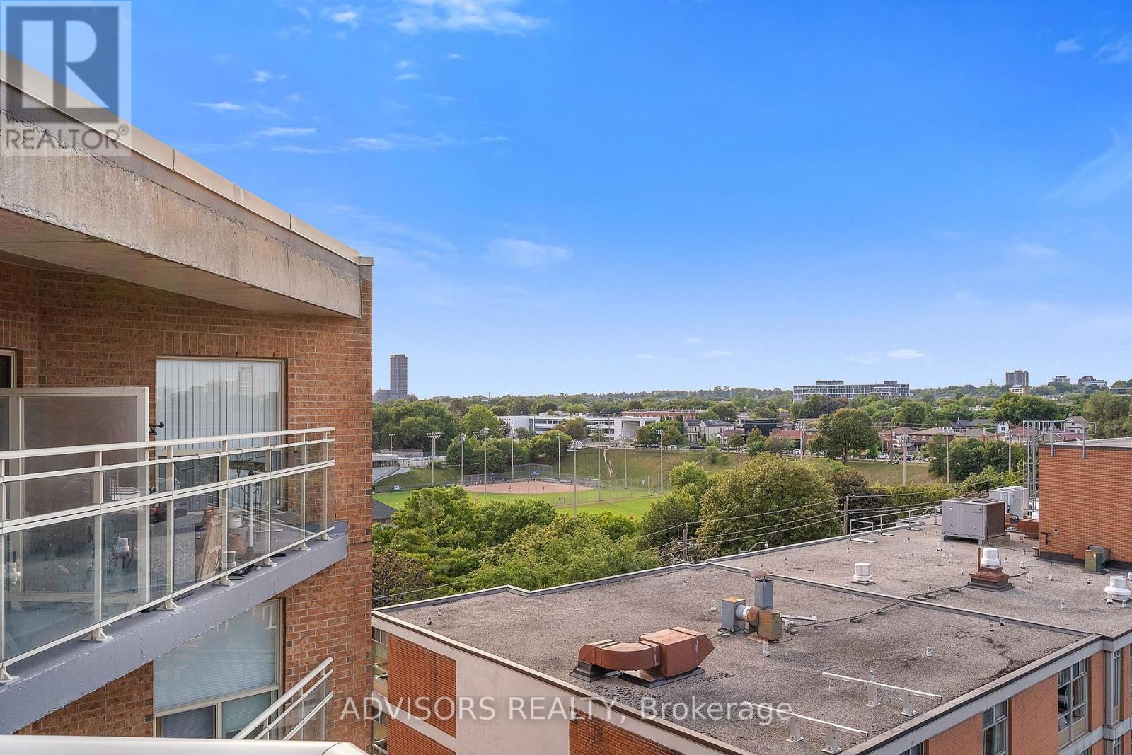 209 - 11 Christie Street, Toronto, ON - Outdoor