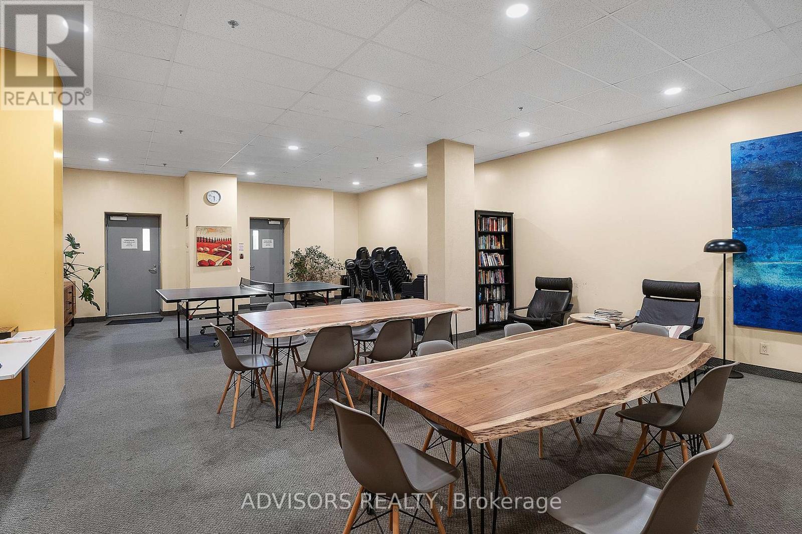 209 - 11 Christie Street, Toronto, ON - Indoor