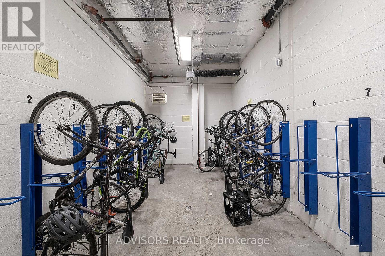 209 - 11 Christie Street, Toronto, ON - Indoor