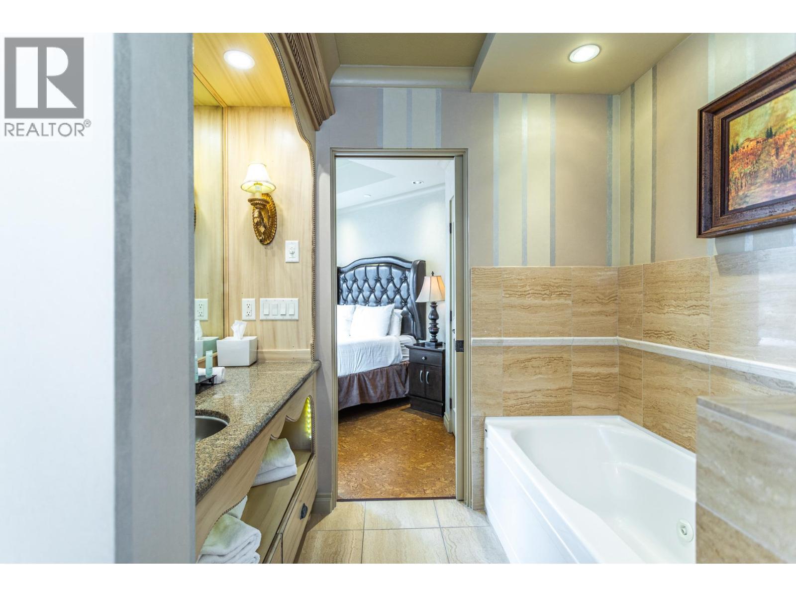 1288 Water Street N Unit# 350 L12, Kelowna, BC - Indoor Photo Showing Bathroom