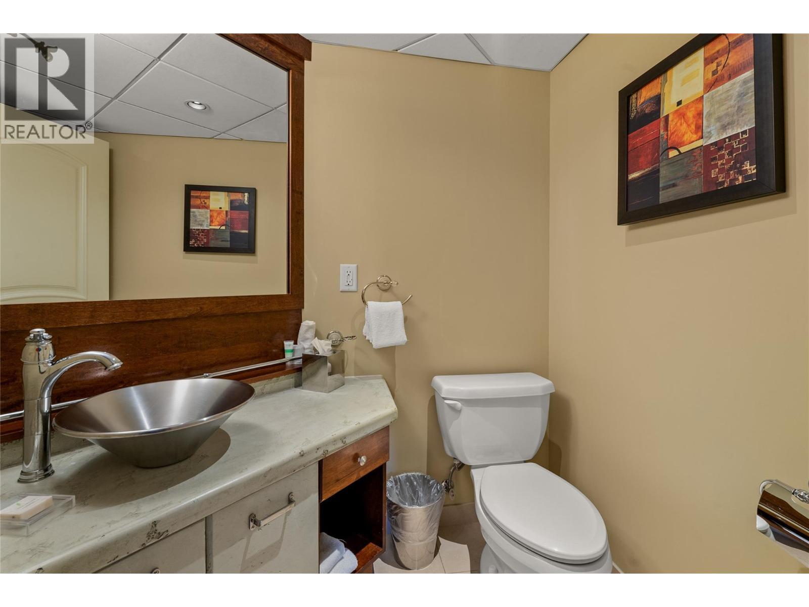 1288 Water Street N Unit# 350 L12, Kelowna, BC - Indoor Photo Showing Bathroom