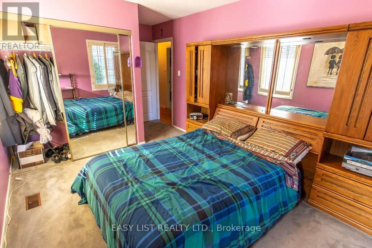 1999 Garfield Avenue, Ottawa, ON - Indoor Photo Showing Bedroom
