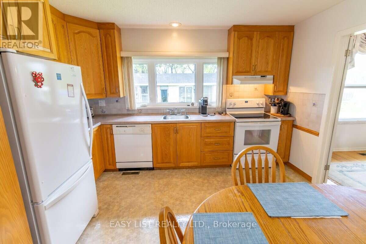 1999 Garfield Avenue, Ottawa, ON - Indoor Photo Showing Kitchen