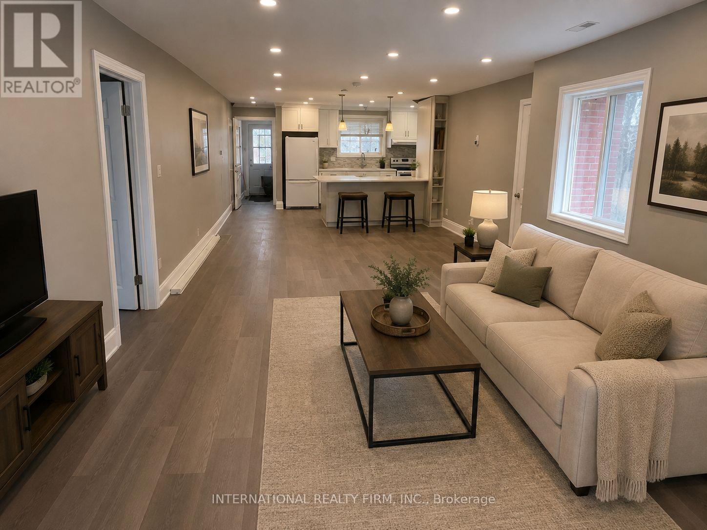 Main- Half - 73 Murray Drive, Aurora, ON - Indoor Photo Showing Living Room