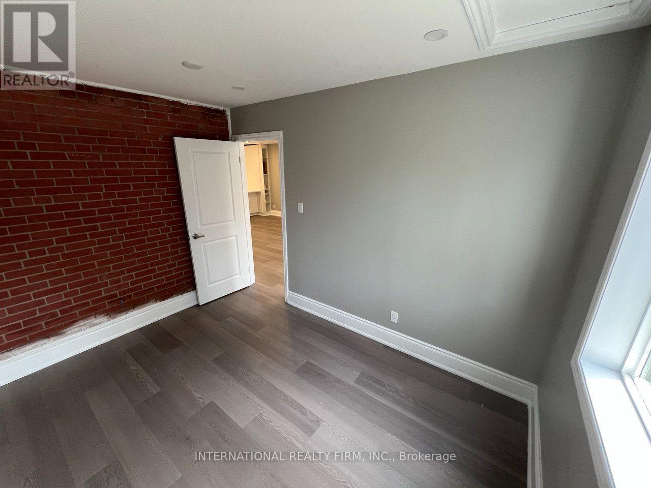 Main- Half - 73 Murray Drive, Aurora, ON - Indoor Photo Showing Other Room