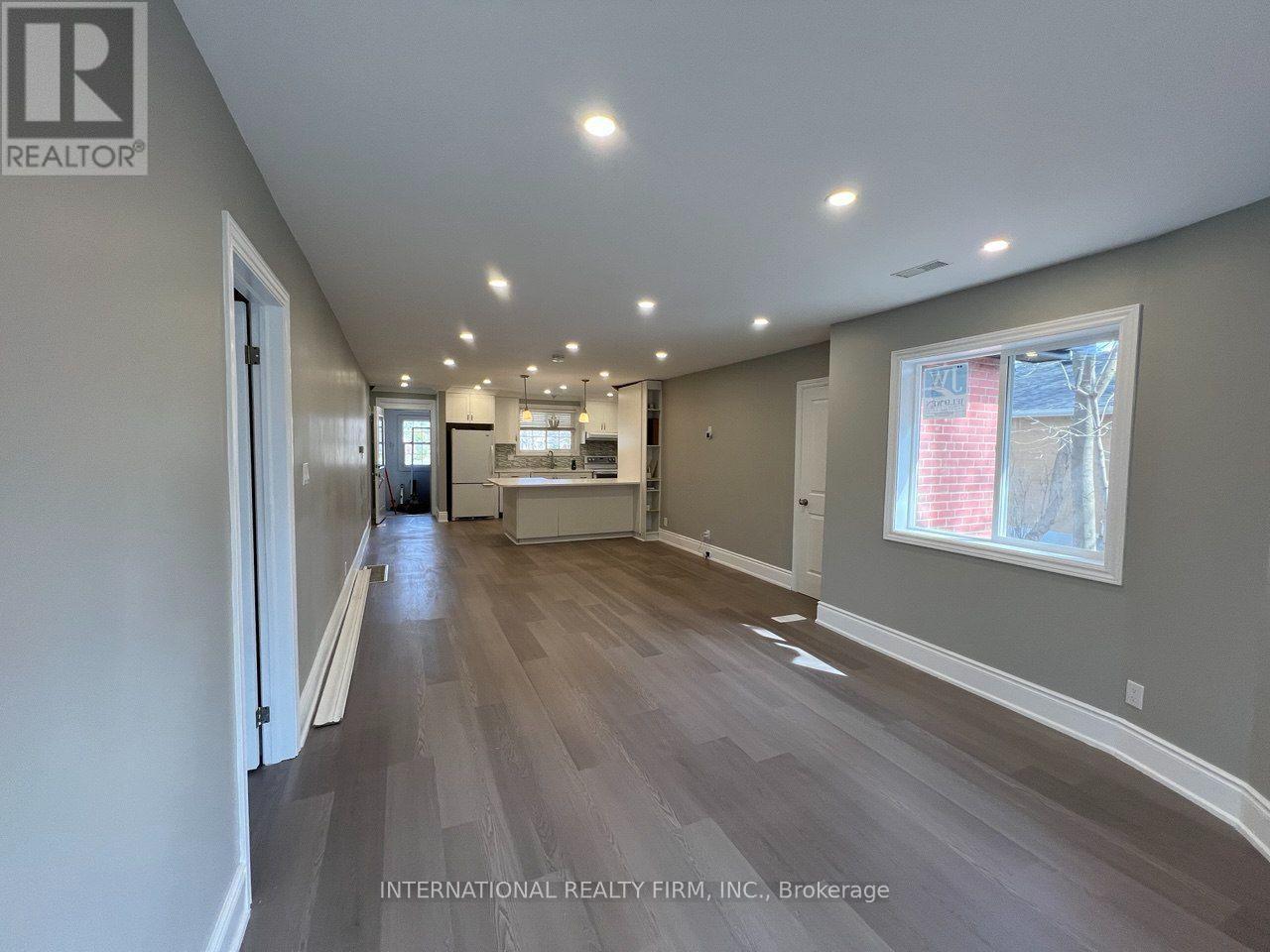 Main- Half - 73 Murray Drive, Aurora, ON - Indoor Photo Showing Other Room