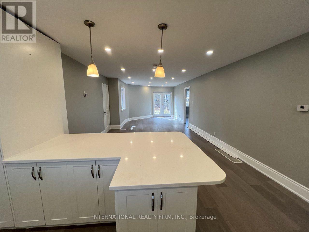 Main- Half - 73 Murray Drive, Aurora, ON - Indoor Photo Showing Other Room