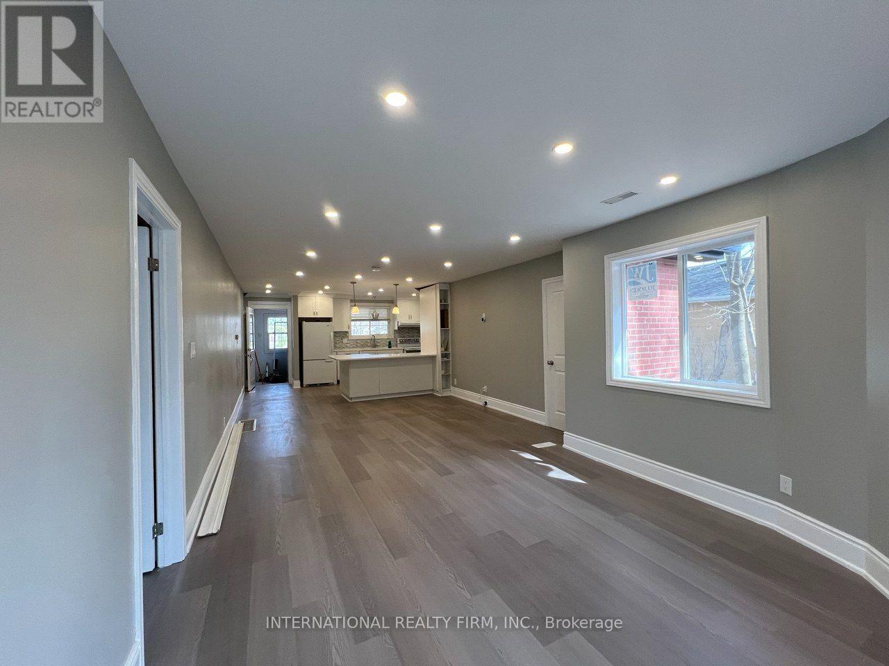 Main- Half - 73 Murray Drive, Aurora, ON - Indoor Photo Showing Other Room