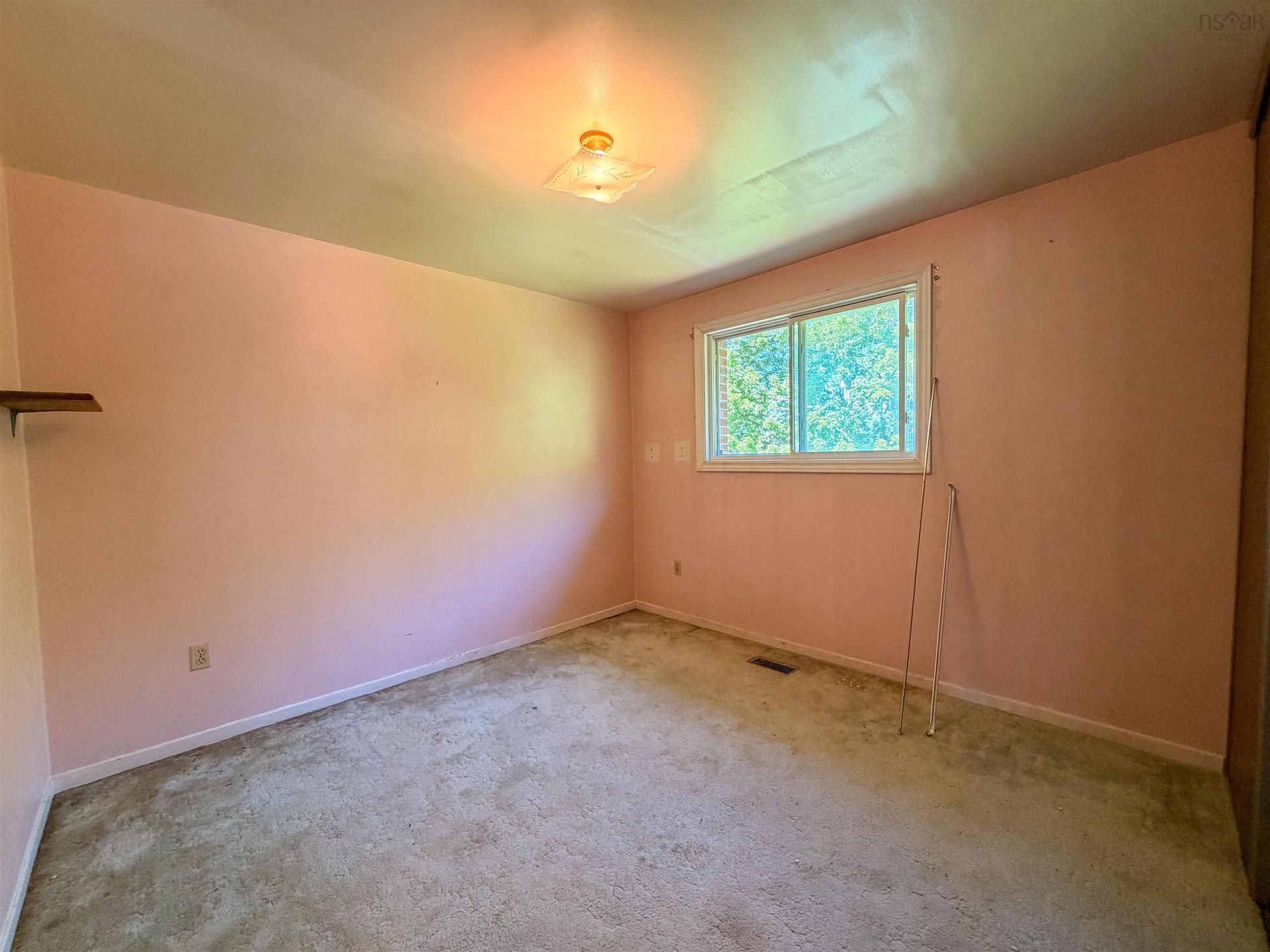 19 Brompton Road, Dartmouth, NS - Indoor Photo Showing Other Room