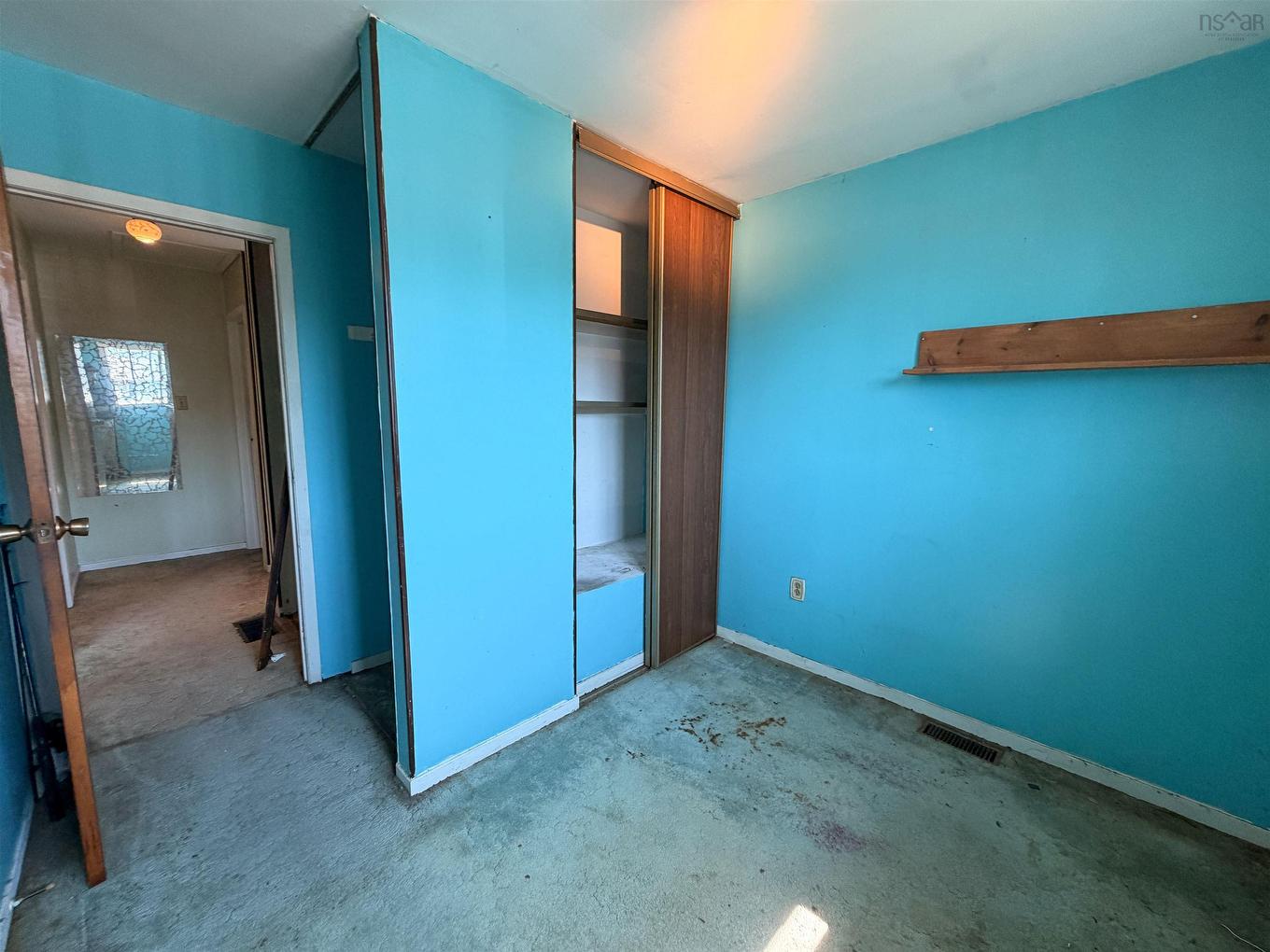 19 Brompton Road, Dartmouth, NS - Indoor Photo Showing Other Room