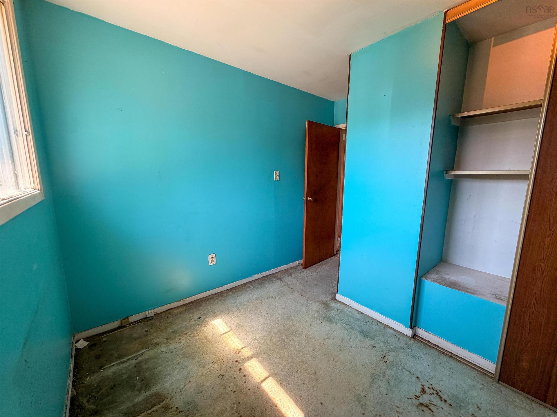 19 Brompton Road, Dartmouth, NS - Indoor Photo Showing Other Room