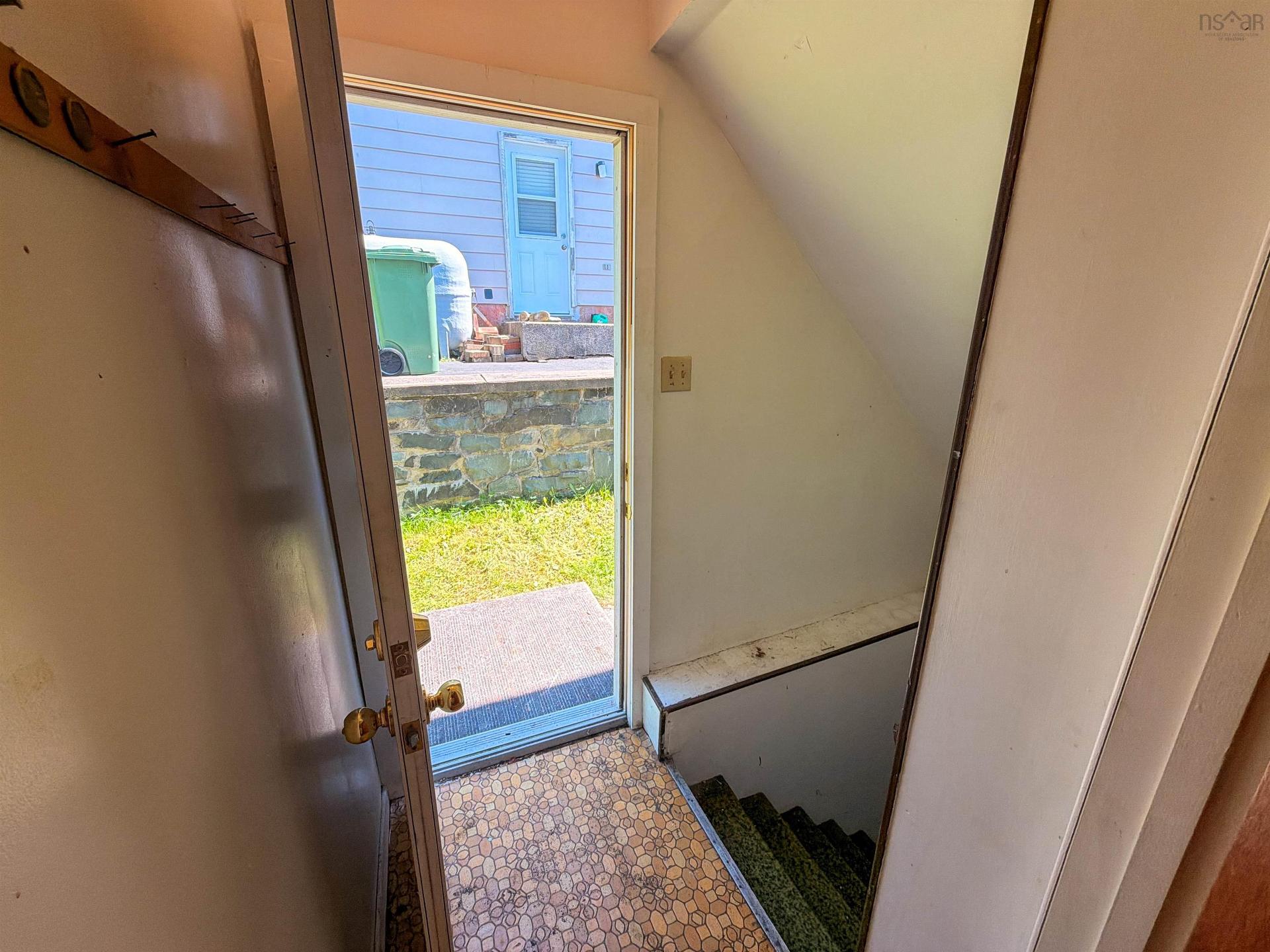 19 Brompton Road, Dartmouth, NS - Indoor Photo Showing Other Room