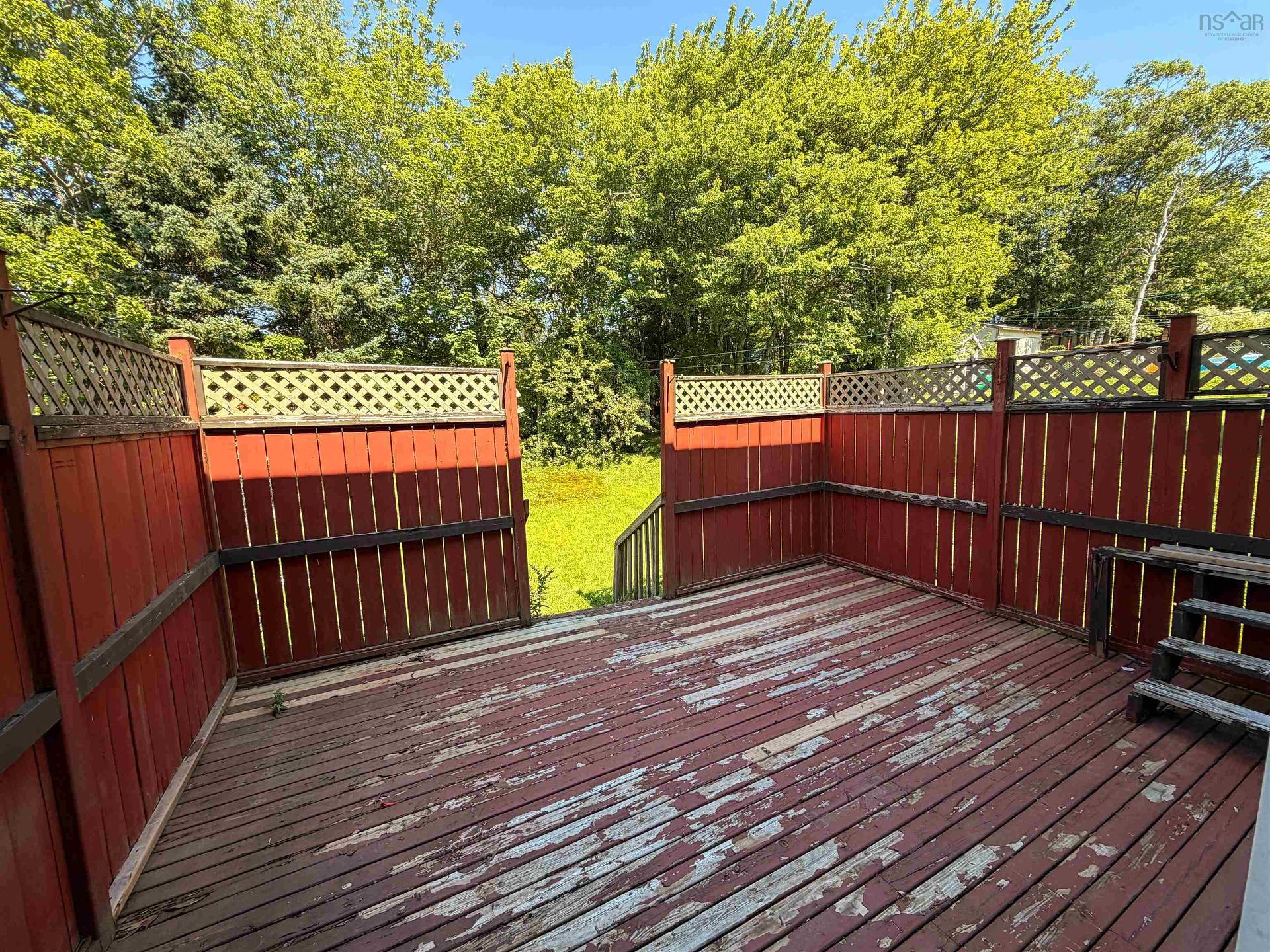 19 Brompton Road, Dartmouth, NS - Outdoor