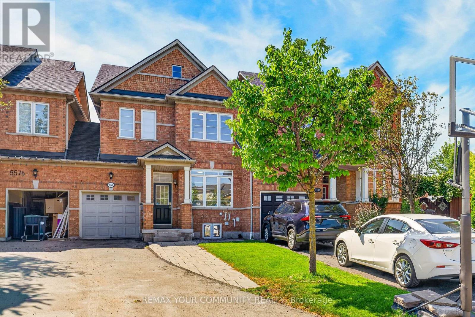 5578 Waterwind Crescent, Mississauga, ON - Outdoor With Facade