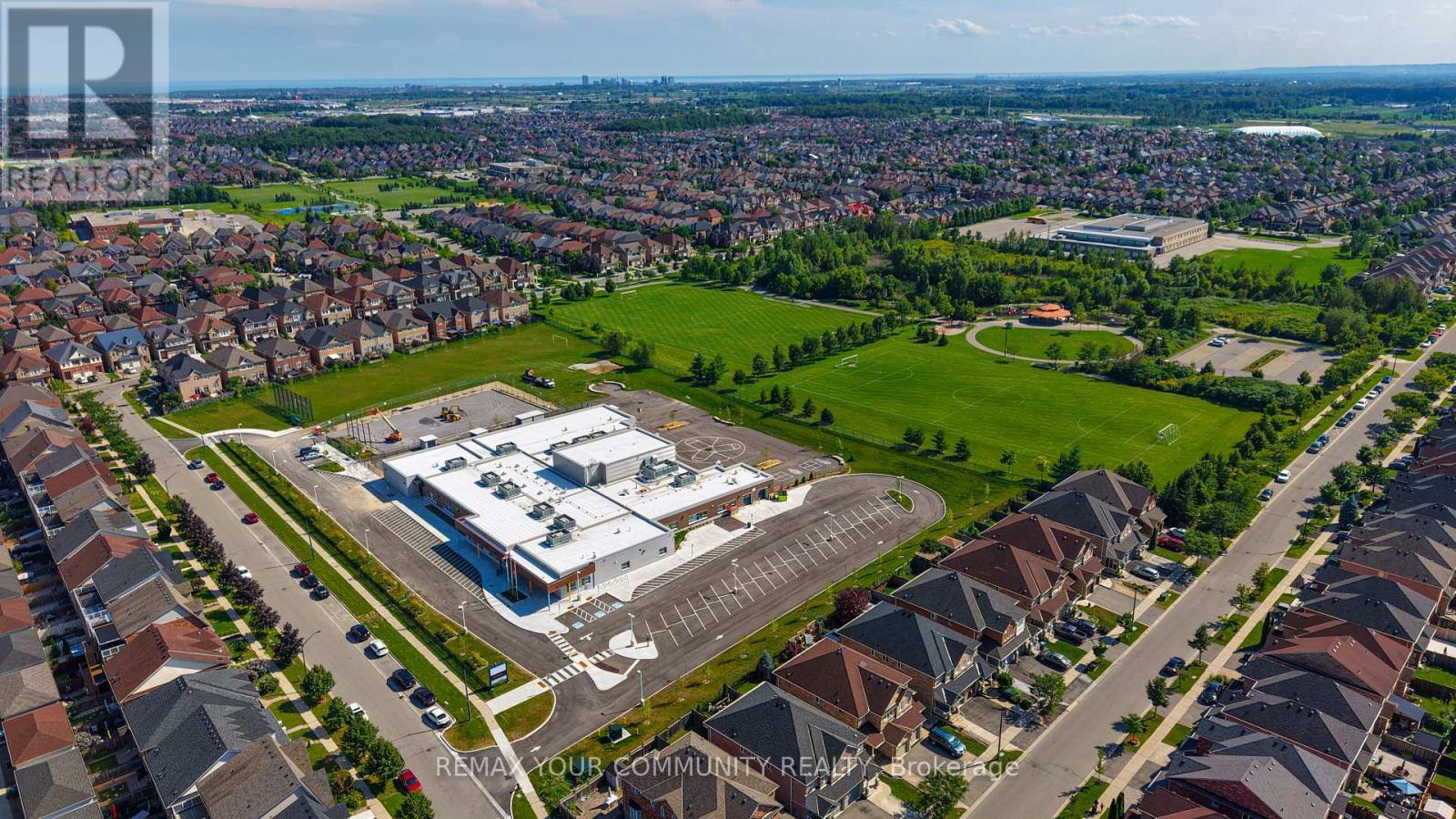 5578 Waterwind Crescent, Mississauga, ON - Outdoor With View