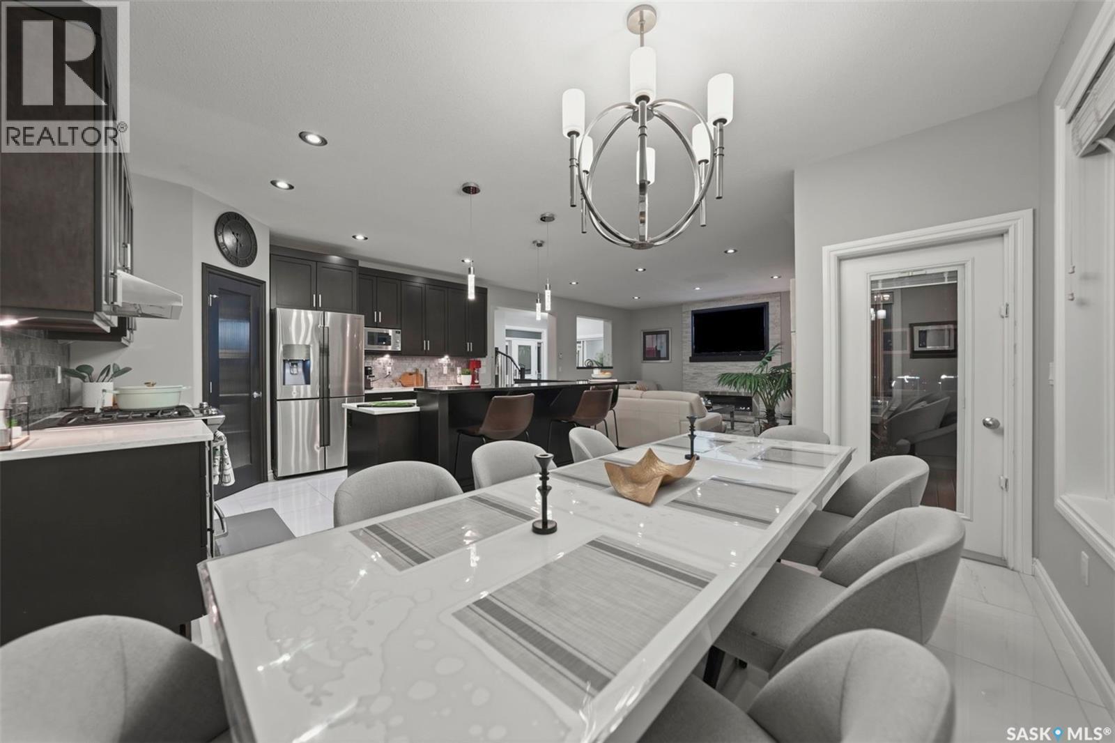 107 Schumacher Bay, Saskatoon, SK - Indoor Photo Showing Dining Room