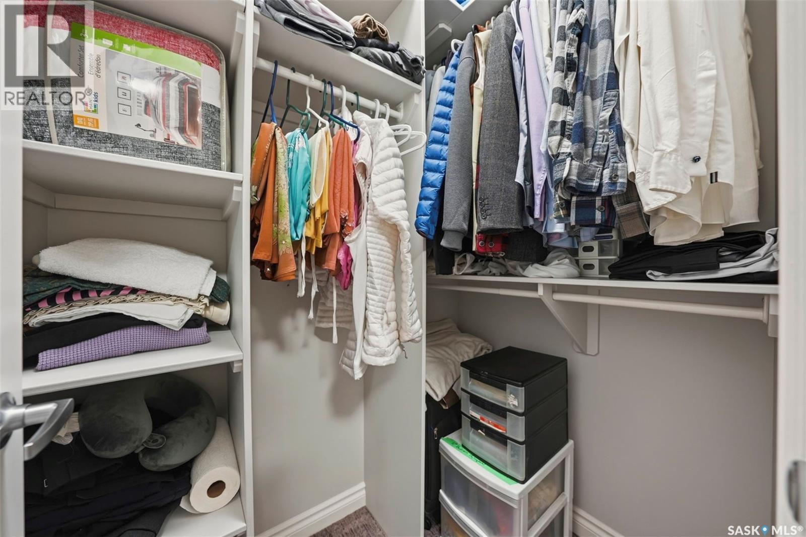 107 Schumacher Bay, Saskatoon, SK - Indoor With Storage