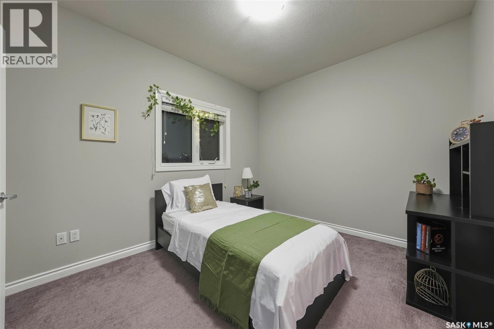 107 Schumacher Bay, Saskatoon, SK - Indoor Photo Showing Bedroom