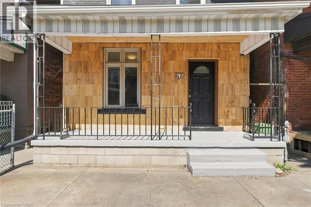 41 Barnesdale Avenue N, Hamilton, ON - Outdoor With Exterior