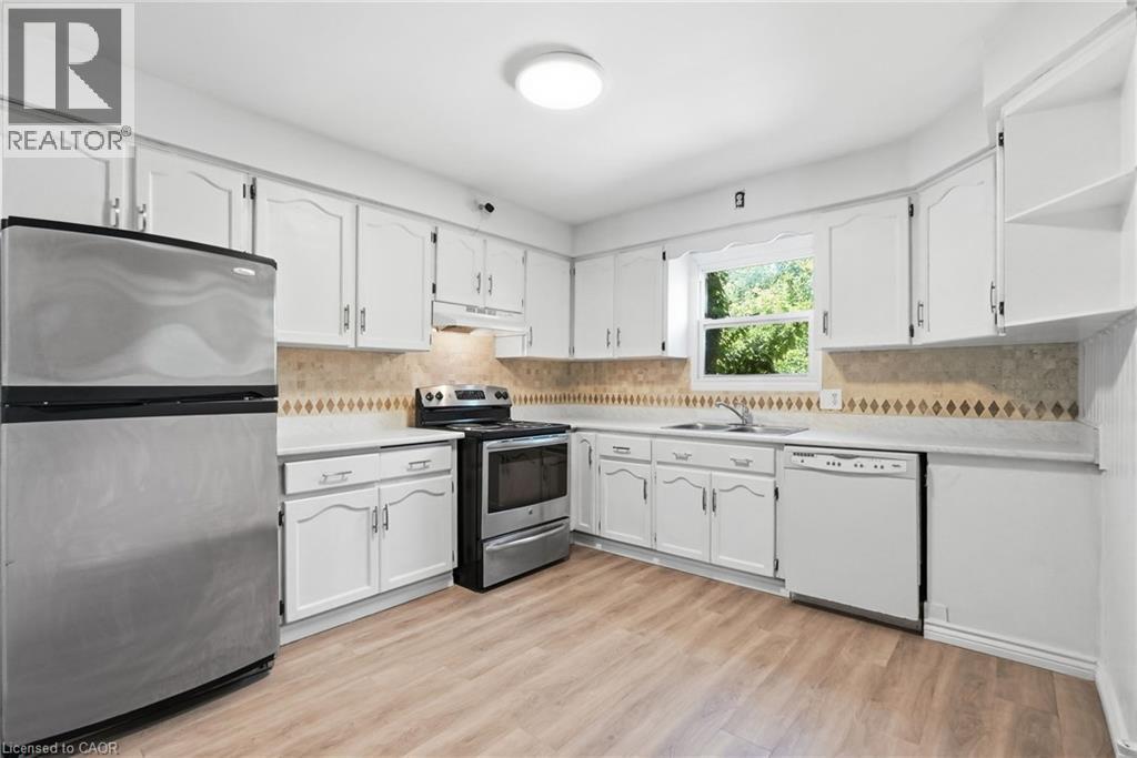 41 Barnesdale Avenue N, Hamilton, ON - Indoor Photo Showing Kitchen With Double Sink