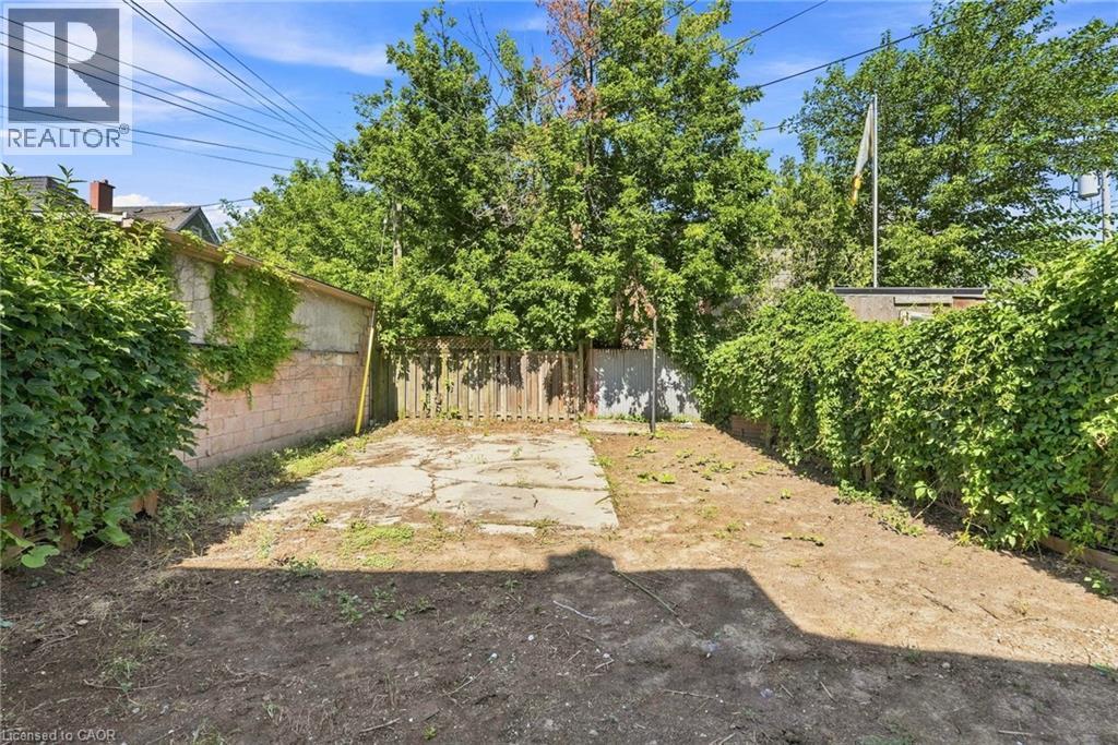 41 Barnesdale Avenue N, Hamilton, ON - Outdoor