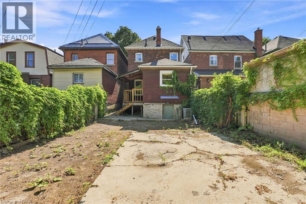 41 Barnesdale Avenue N, Hamilton, ON - Outdoor