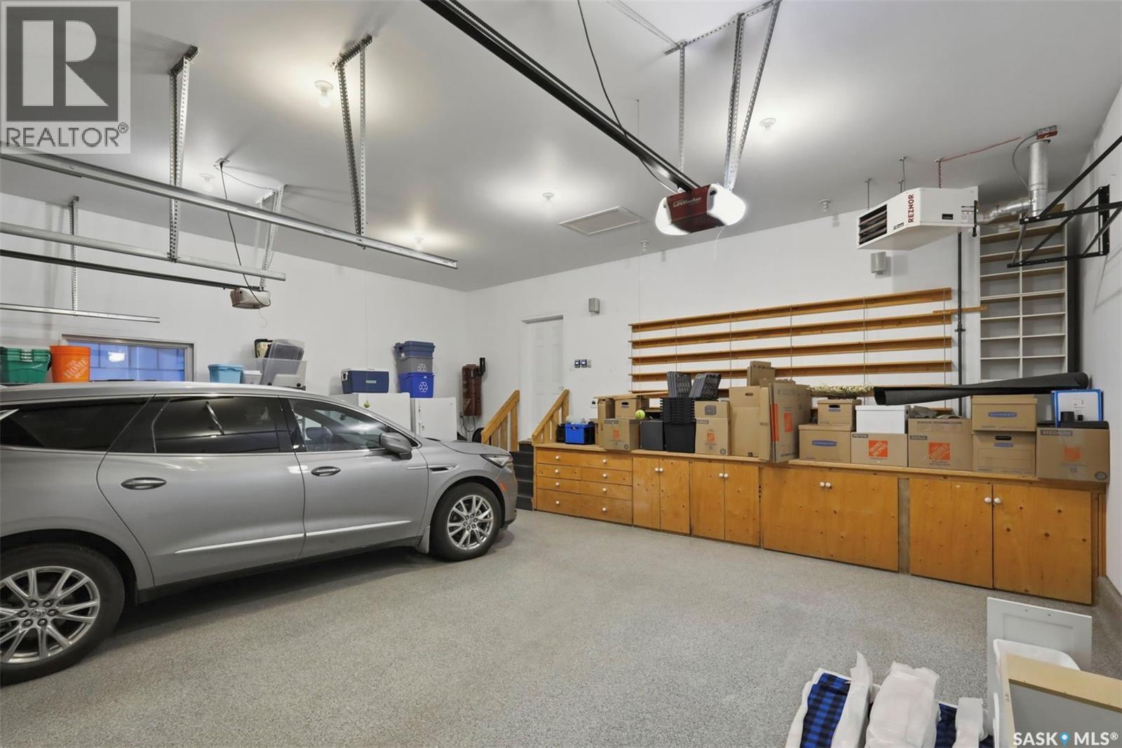 431 Paton Place, Saskatoon, SK - Indoor Photo Showing Garage