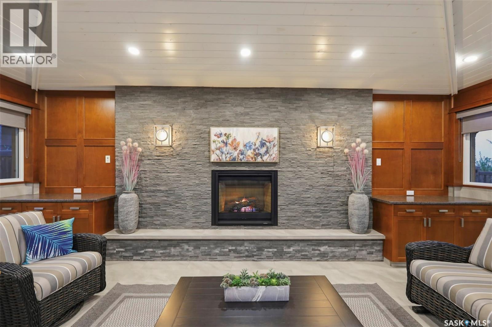 431 Paton Place, Saskatoon, SK - Indoor Photo Showing Living Room With Fireplace