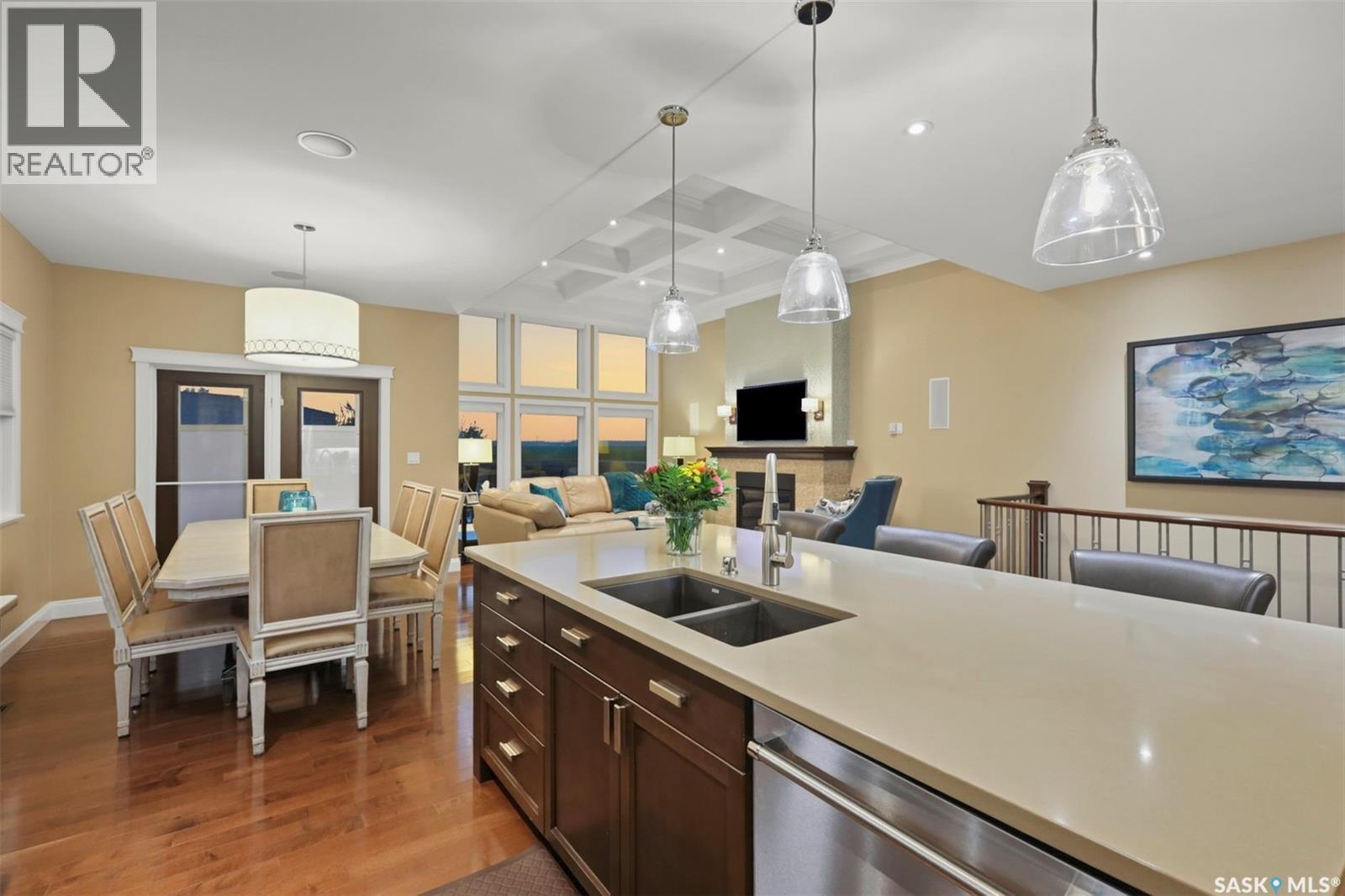 431 Paton Place, Saskatoon, SK - Indoor Photo Showing Kitchen With Double Sink With Upgraded Kitchen
