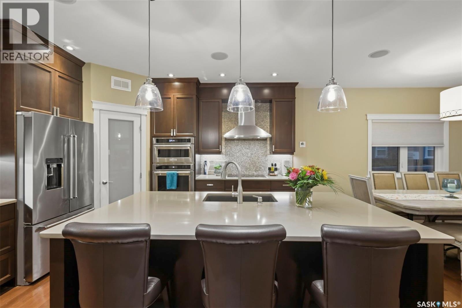 431 Paton Place, Saskatoon, SK - Indoor Photo Showing Kitchen With Double Sink With Upgraded Kitchen