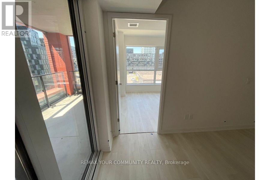 527 - 8 Tippett Road, Toronto, ON - Indoor Photo Showing Other Room