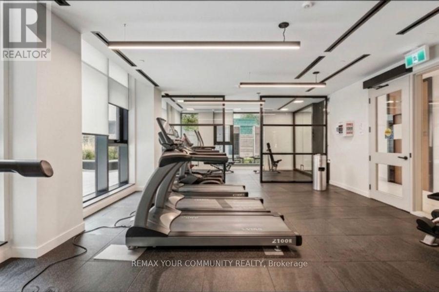 527 - 8 Tippett Road, Toronto, ON - Indoor Photo Showing Gym Room