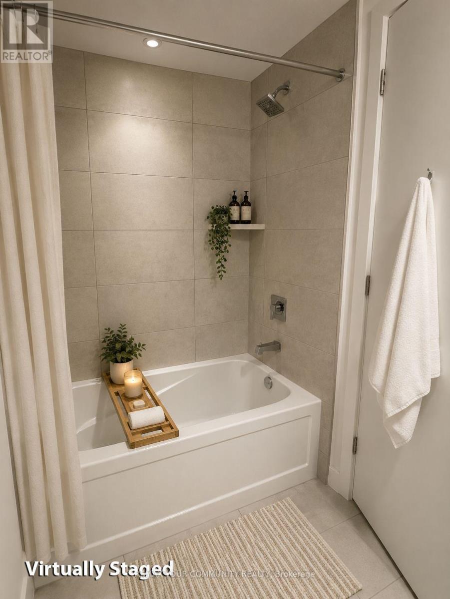 527 - 8 Tippett Road, Toronto, ON - Indoor Photo Showing Bathroom