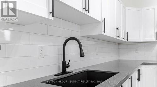 439 Ferguson Avenue N, Hamilton, ON - Indoor Photo Showing Kitchen