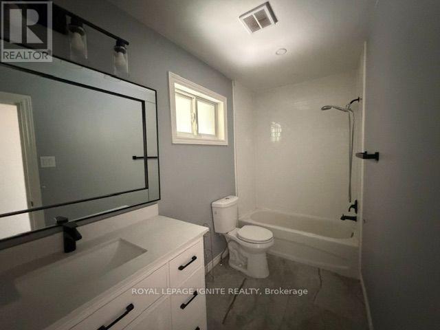 11 Fulwell Crescent, Toronto, ON - Indoor Photo Showing Bathroom