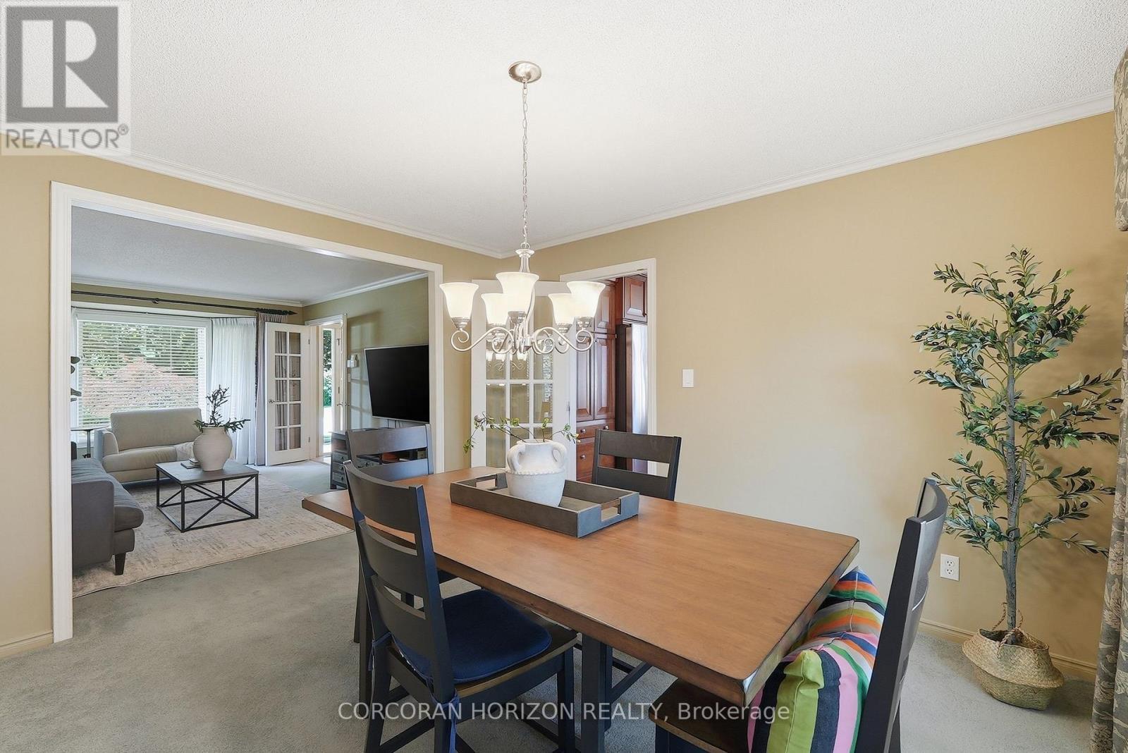 46 Devils Creek Drive, Cambridge, ON - Indoor Photo Showing Dining Room