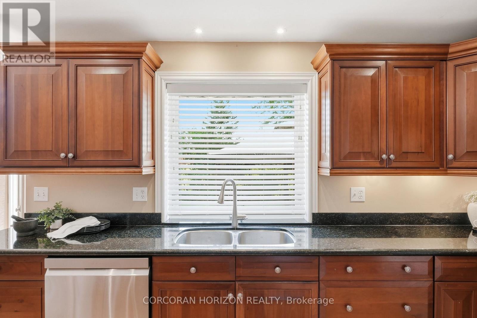 46 Devils Creek Drive, Cambridge, ON - Indoor Photo Showing Kitchen With Double Sink