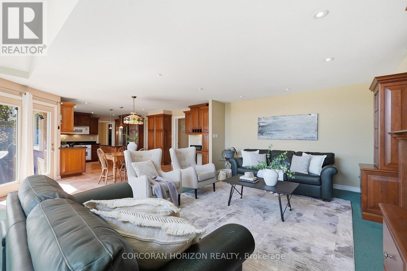46 Devils Creek Drive, Cambridge, ON - Indoor Photo Showing Living Room
