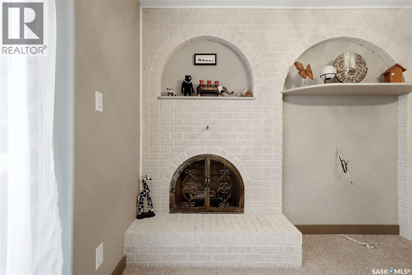 210 Pleasant Avenue, Buena Vista, SK - Indoor With Fireplace